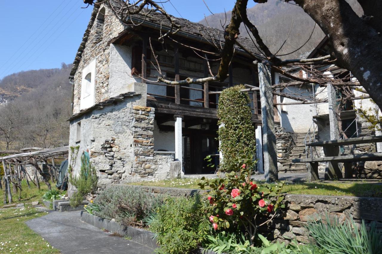 Rustico Pult Villa Someo Exterior photo